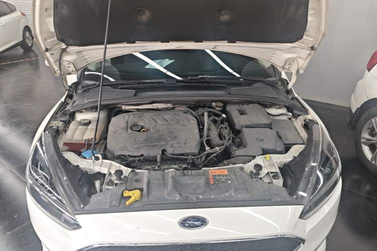 Used Ford Focus 2015 Hatchback EcoBoost 180 Automatic Sport Model Engine Bay