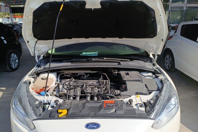 Used Ford Focus 2015 Hatchback 1.6L Automatic Fashion Edition Engine Bay