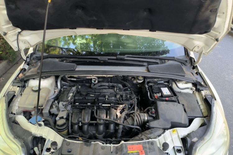 Used Ford Focus 2015 Hatchback 1.6L Automatic Fashion Edition Engine Bay