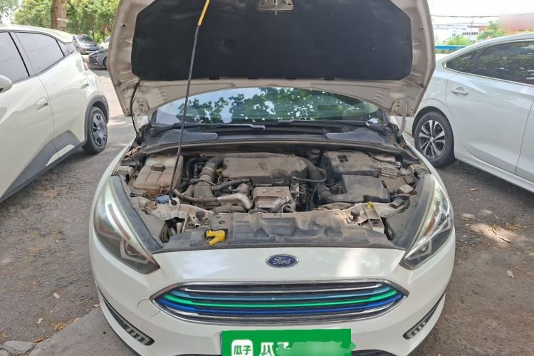 Used Ford Focus 2015 Sedan EcoBoost 125 Automatic Supreme Style Edition Engine Bay