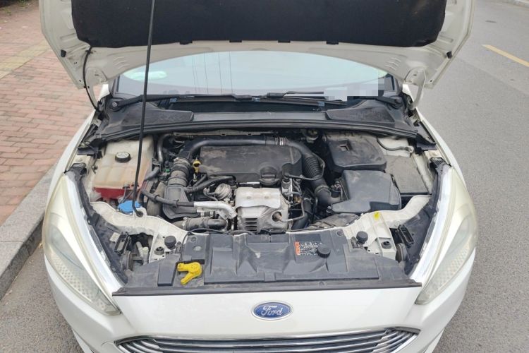 Used Ford Focus 2015 Sedan EcoBoost 125 Automatic Supreme Style Edition Engine Bay