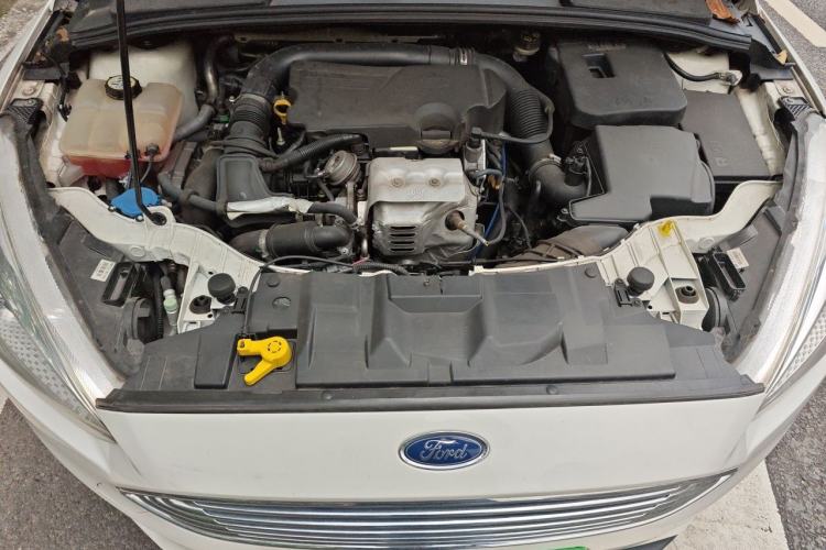 Used Ford Focus 2015 Sedan EcoBoost 125 Automatic Supreme Style Edition Engine Bay