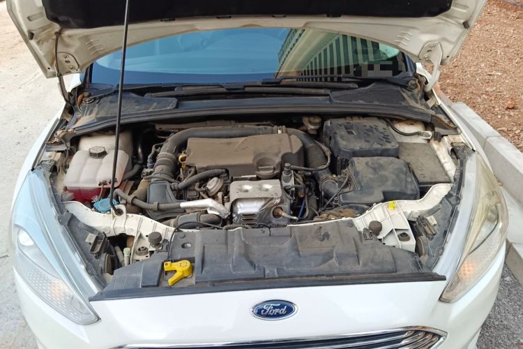 Used Ford Focus 2015 Sedan EcoBoost 125 Automatic Supreme Style Edition Engine Bay