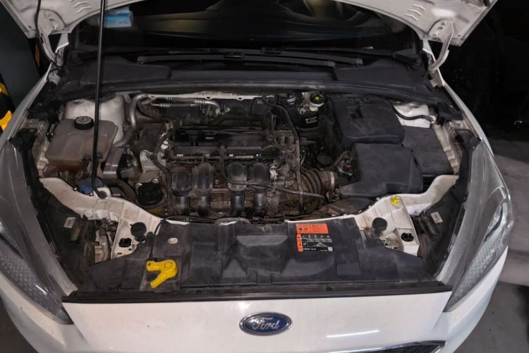 Used Ford Focus 2015 Hatchback 1.6L Automatic Fashion Edition Engine Bay