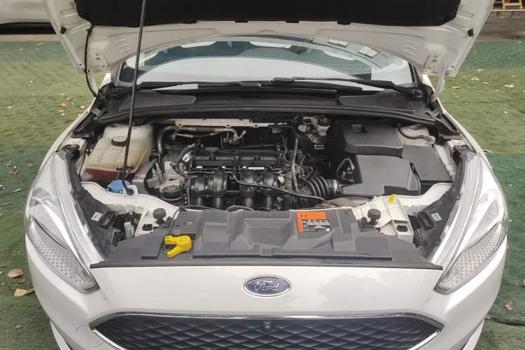 Used Ford Focus 2015 Hatchback 1.6L Automatic Comfort Model Engine Bay