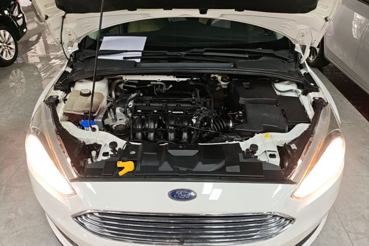 Used Ford Focus 2015 Sedan 1.6L Automatic Comfort Model Engine Bay