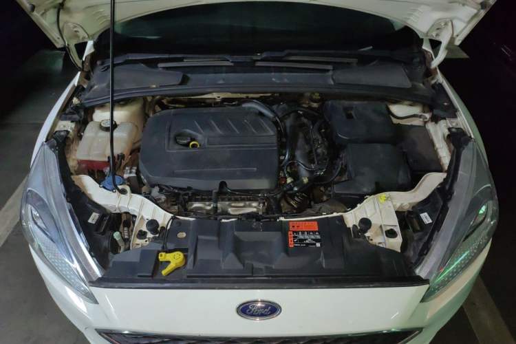 Used Ford Focus 2015 Hatchback EcoBoost 180 Automatic Elite Model Engine Bay