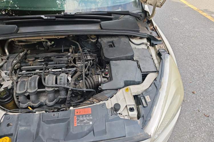 Used Ford Focus 2015 Hatchback 1.6L Automatic Comfort Model Engine Bay Left