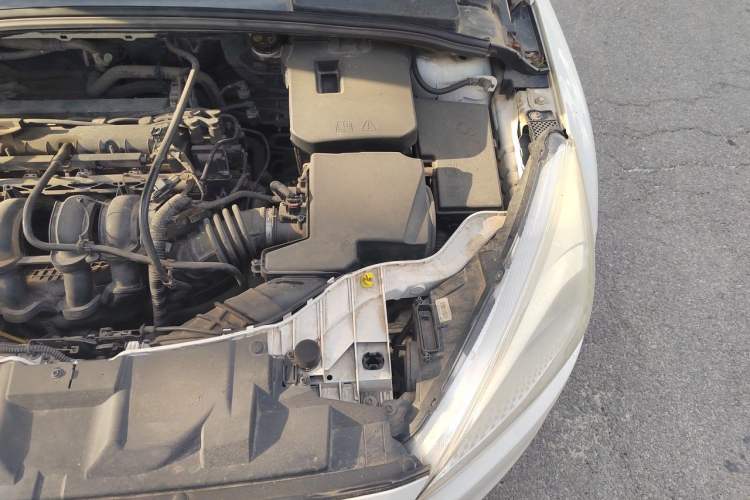 Used Ford Focus 2015 Hatchback 1.6L Manual Comfort Edition Engine Bay Left