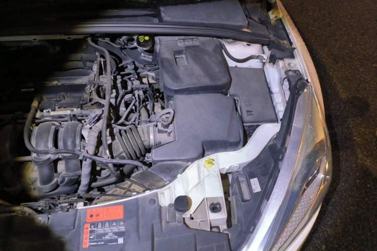 Used Ford Focus 2015 Hatchback 1.6L Automatic Fashion Edition Engine Bay Left