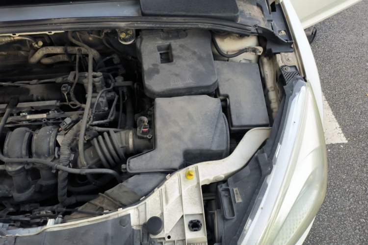 Used Ford Focus 2015 Sedan 1.6L Automatic Trend Model Engine Bay Left