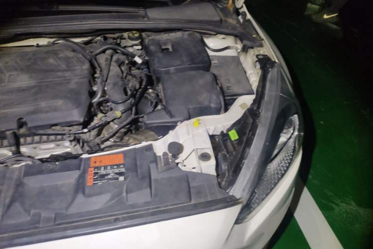 Used Ford Focus 2015 Hatchback EcoBoost 180 Automatic Elite Model Engine Bay Left