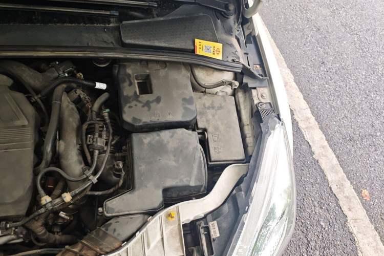 Used Ford Focus 2015 Hatchback EcoBoost 180 Automatic Elite Model Engine Bay Left