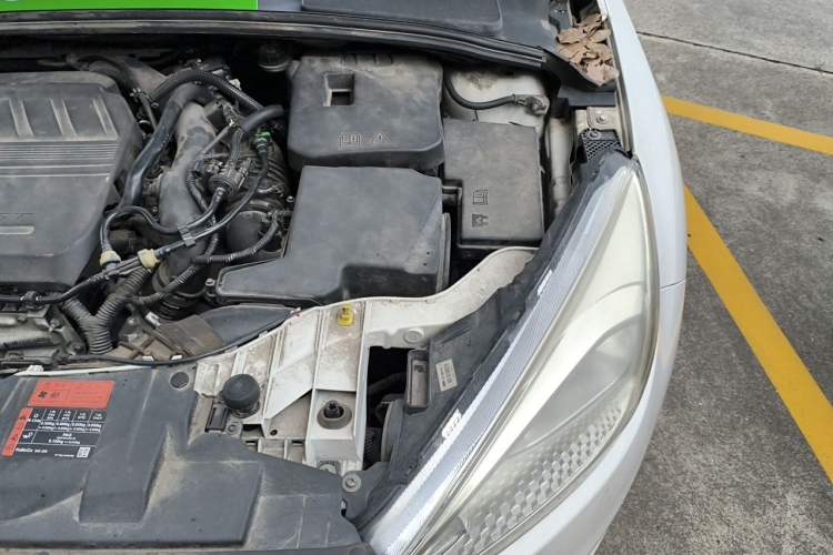 Used Ford Focus 2015 Hatchback EcoBoost 180 Automatic Elite Model Engine Bay Left