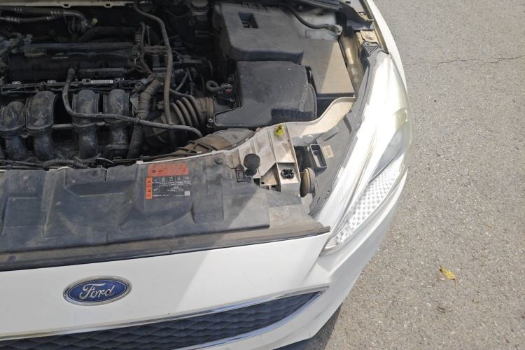 Used Ford Focus 2015 Hatchback 1.6L Automatic Comfort Model Engine Bay Left