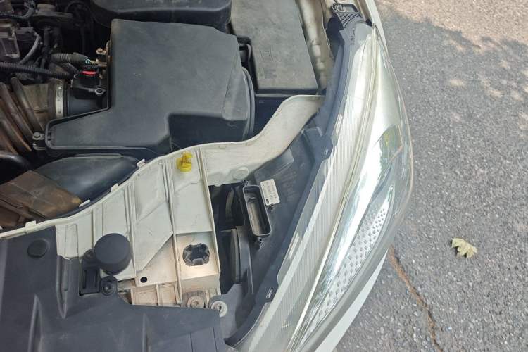 Used Ford Focus 2015 Hatchback 1.6L Automatic Comfort Model Engine Bay Left