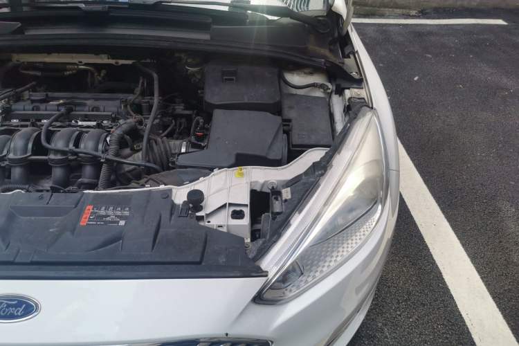 Used Ford Focus 2015 Sedan 1.6L Automatic Trend Model Engine Bay Left