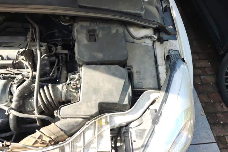 Used Ford Focus 2015 Sedan 1.6L Automatic Trend Model Engine Bay Left
