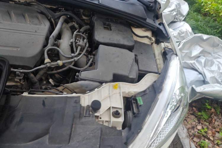 Used Ford Focus 2015 Hatchback EcoBoost 180 Automatic Elite Model Engine Bay Left