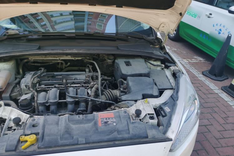 Used Ford Focus 2015 Hatchback 1.6L Automatic Comfort Model Engine Bay Left