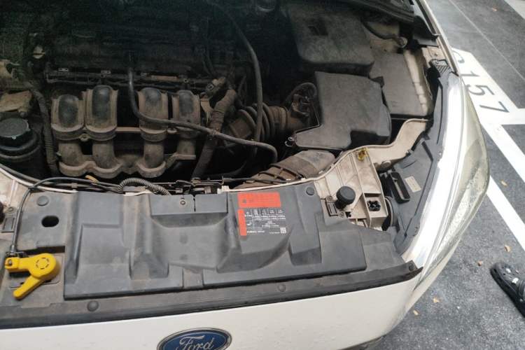 Used Ford Focus 2015 Hatchback 1.6L Automatic Comfort Model Engine Bay Left