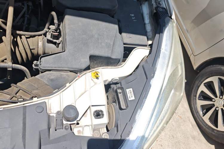 Used Ford Focus 2015 Hatchback 1.6L Automatic Fashion Edition Engine Bay Left