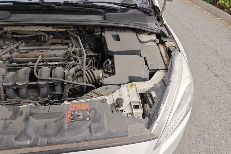 Used Ford Focus 2015 Hatchback 1.6L Automatic Comfort Model Engine Bay Left