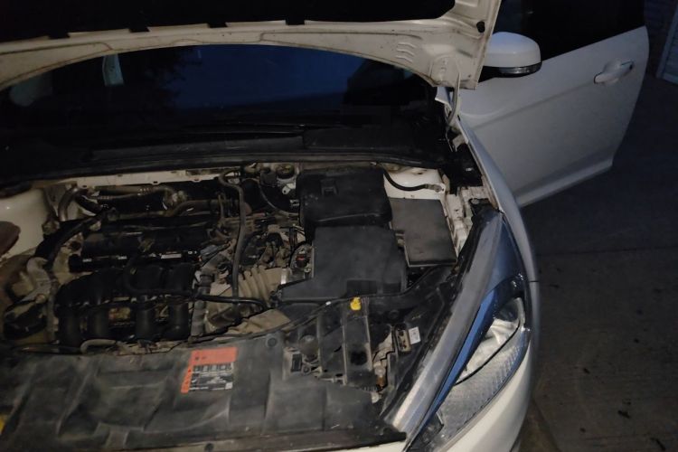 Used Ford Focus 2015 Hatchback 1.6L Automatic Comfort Model Engine Bay Left
