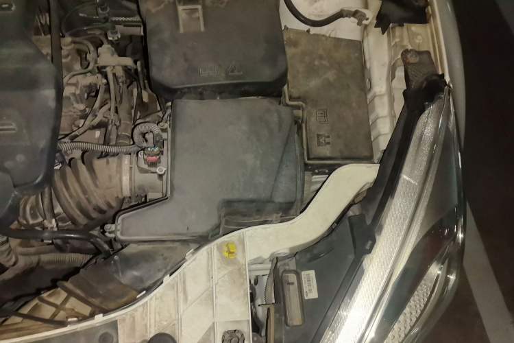 Used Ford Focus 2015 Sedan 1.6L Automatic Comfort Model Engine Bay Left