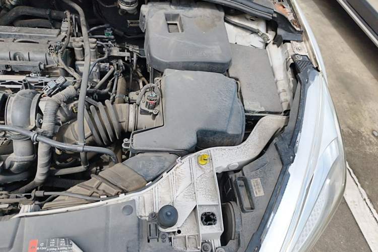 Used Ford Focus 2015 Hatchback 1.6L Automatic Fashion Edition Engine Bay Left