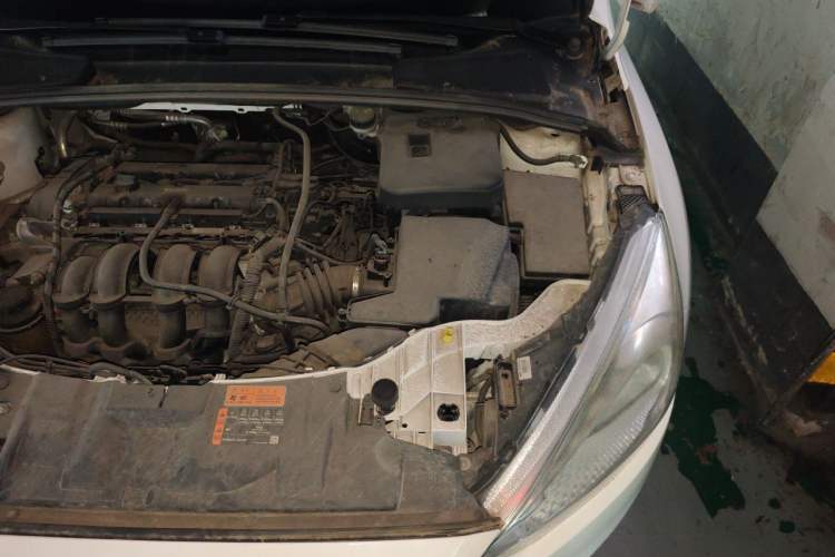 Used Ford Focus 2015 Hatchback 1.6L Automatic Fashion Edition Engine Bay Left
