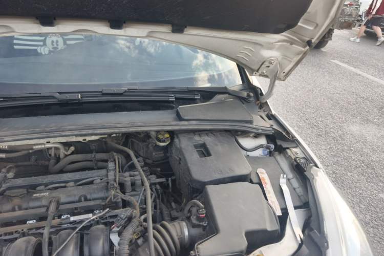 Used Ford Focus 2015 Hatchback 1.6L Automatic Fashion Edition Engine Bay Left