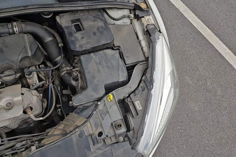 Used Ford Focus 2015 Hatchback EcoBoost 125 Automatic Supreme Style Edition Engine Bay Left