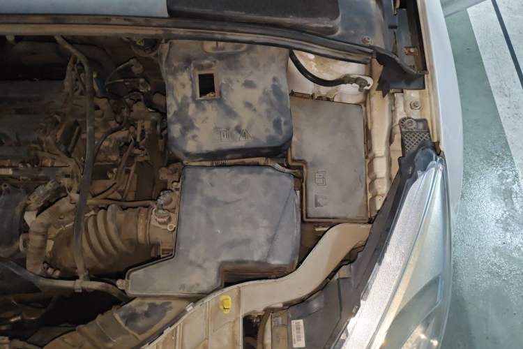 Used Ford Focus 2015 Hatchback 1.6L Automatic Comfort Model Engine Bay Left