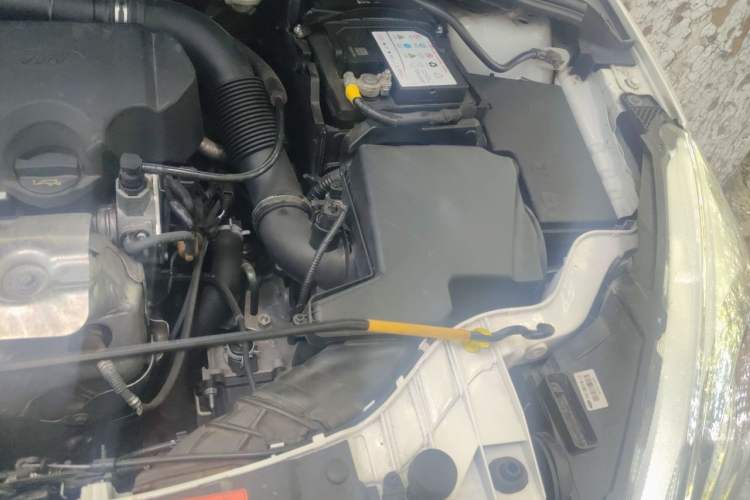 Used Ford Focus 2015 Sedan EcoBoost 125 Automatic Supreme Style Edition Engine Bay Left