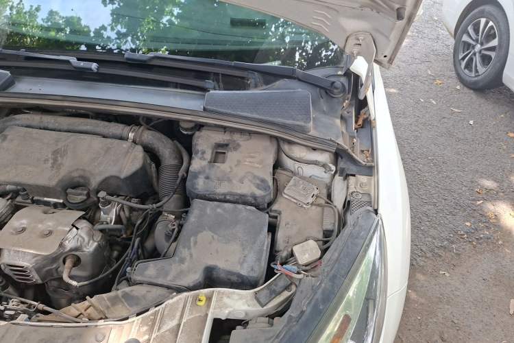 Used Ford Focus 2015 Sedan EcoBoost 125 Automatic Supreme Style Edition Engine Bay Left