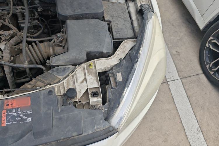 Used Ford Focus 2015 Sedan 1.6L Manual Comfort Model Engine Bay Left