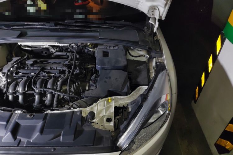 Used Ford Focus 2015 Sedan 1.6L Automatic Comfort Model Engine Bay Left