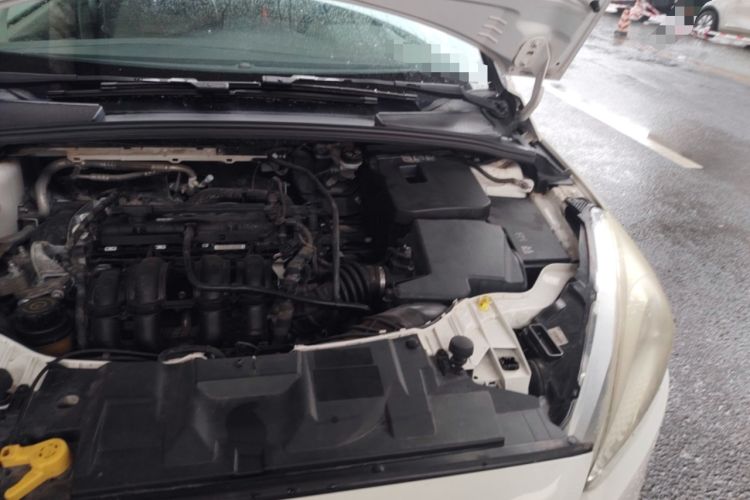 Used Ford Focus 2015 Sedan 1.6L Manual Comfort Model Engine Bay Left