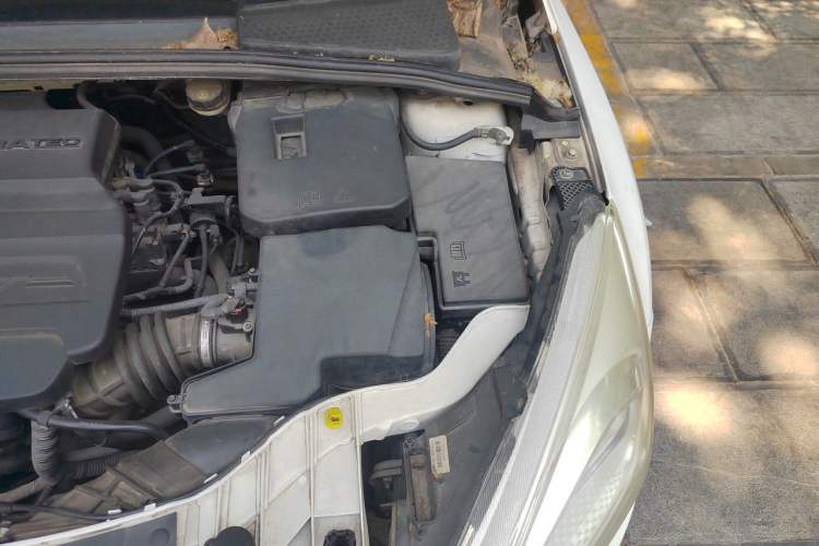 Used Ford Focus 2015 Sedan 1.6L Automatic Comfort Model Engine Bay Left