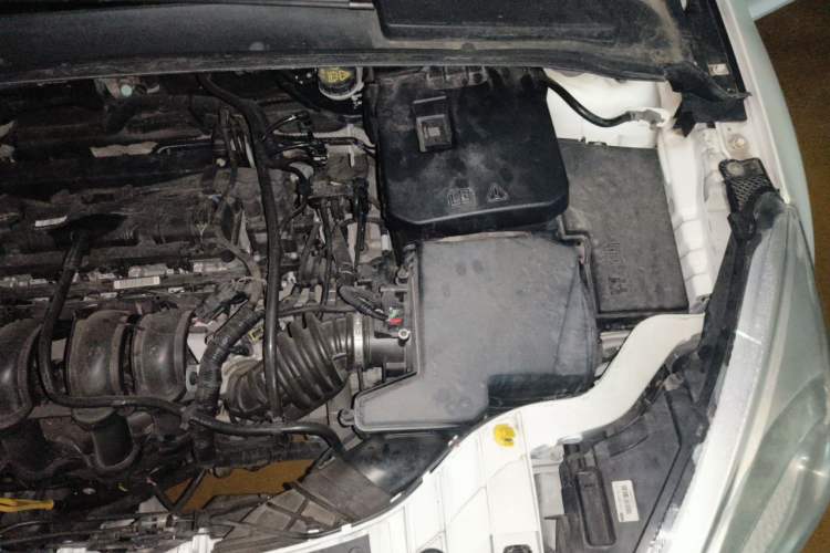 Used Ford Focus 2015 Hatchback 1.6L Automatic Fashion Edition Engine Bay Left