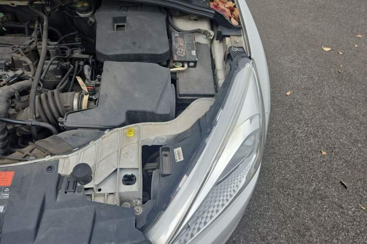 Used Ford Focus 2015 Sedan 1.6L Automatic Trend Model Engine Bay Left