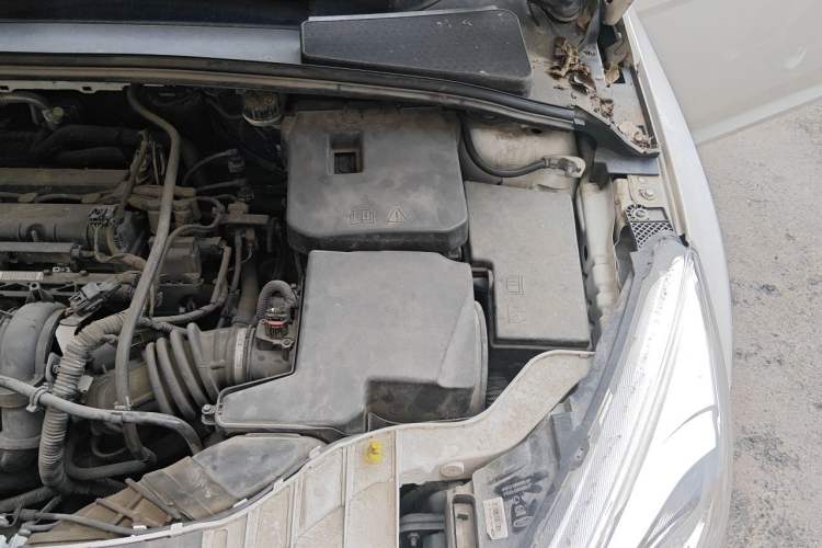 Used Ford Focus 2015 Hatchback 1.6L Automatic Fashion Edition Engine Bay Left