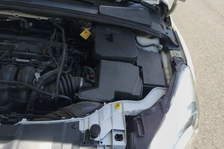 Used Ford Focus 2015 Hatchback 1.6L Automatic Fashion Edition Engine Bay Left