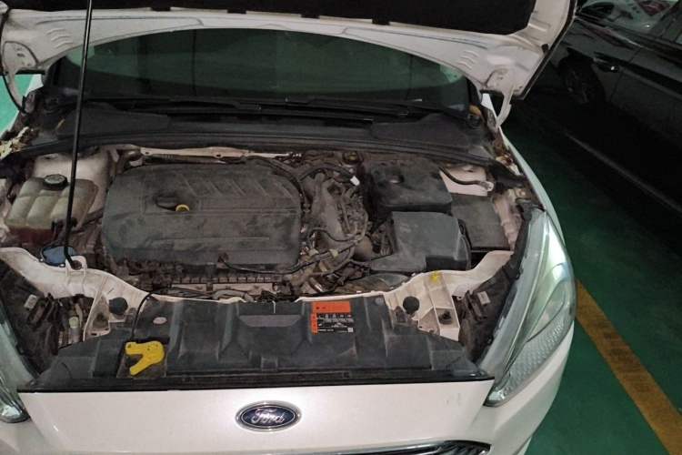 Used Ford Focus 2015 Sedan EcoBoost 180 Automatic Elite Model Engine Bay Left