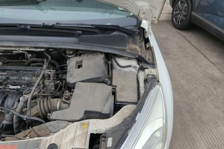 Used Ford Focus 2015 Hatchback 1.6L Automatic Comfort Model Engine Bay Left