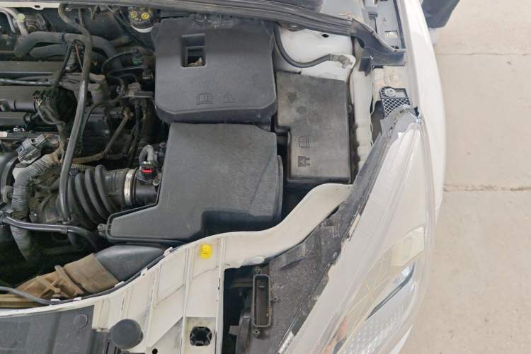 Used Ford Focus 2015 Hatchback 1.6L Automatic Fashion Edition Engine Bay Left