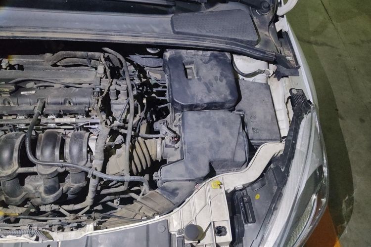 Used Ford Focus 2015 Sedan 1.6L Manual Comfort Model Engine Bay Left