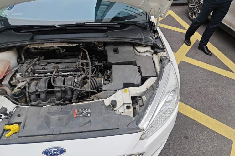 Used Ford Focus 2015 Sedan 1.6L Automatic Trend Model Engine Bay Left