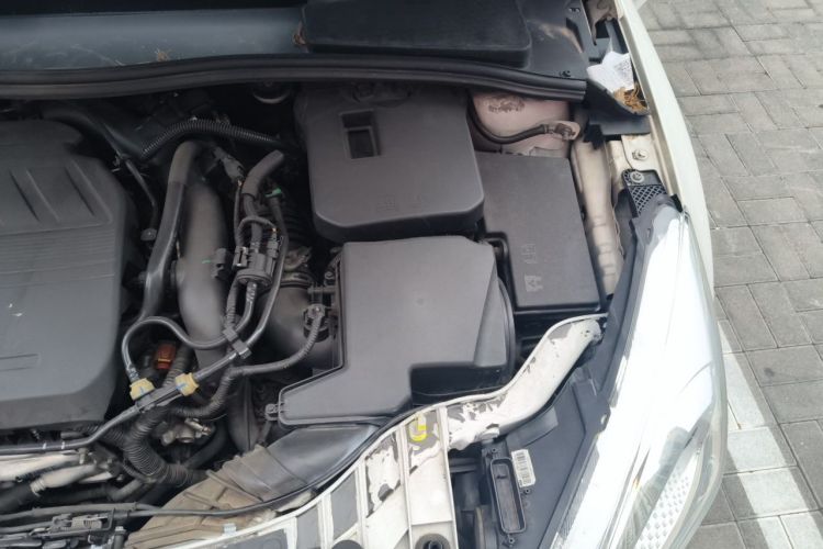 Used Ford Focus 2015 Sedan EcoBoost 180 Automatic Elite Model Engine Bay Left
